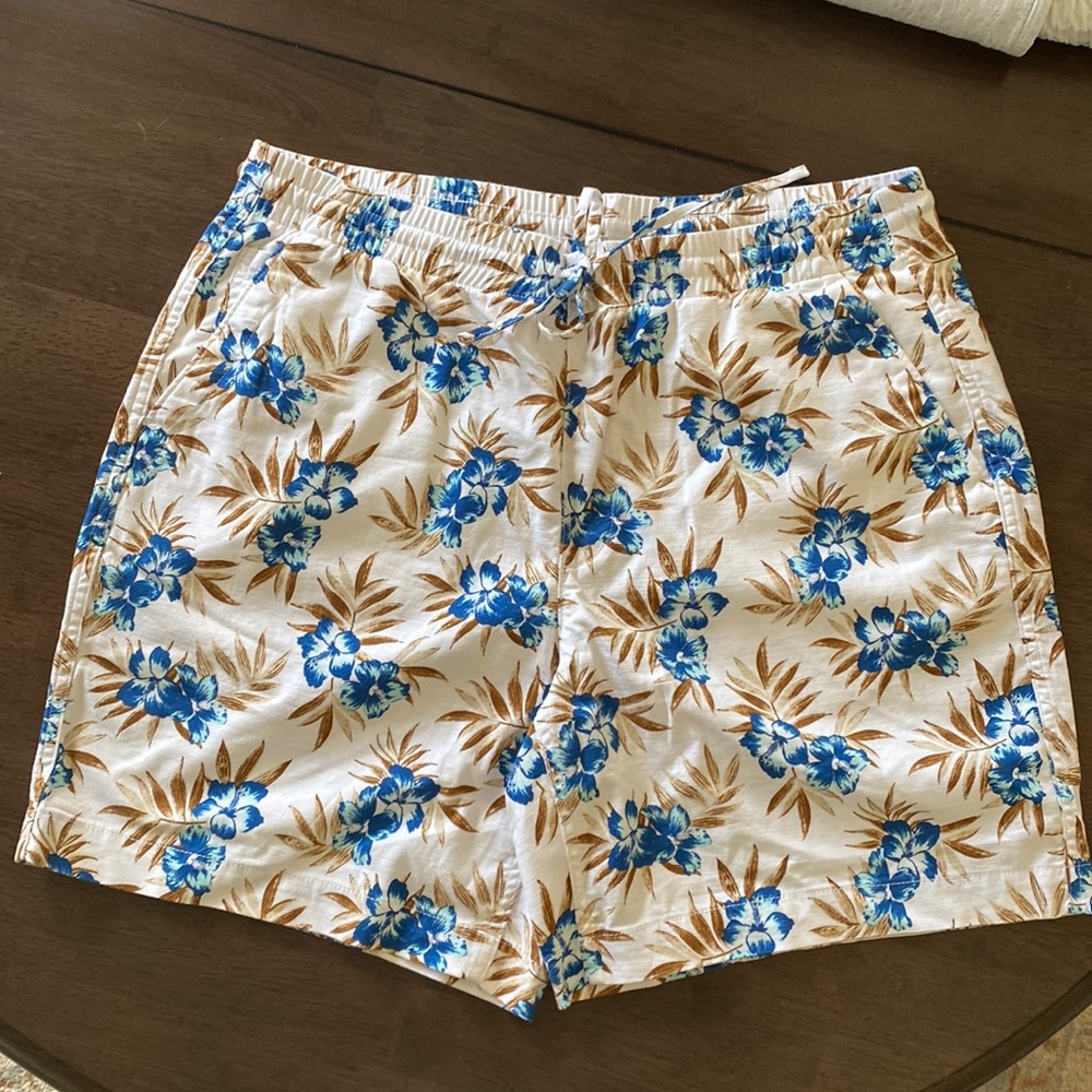New Lands End Women's Size 14 high rise shorts
